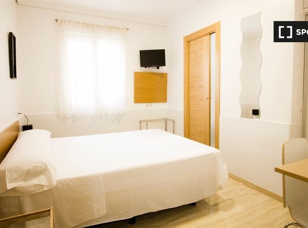 valencia, Valencian Community 46011