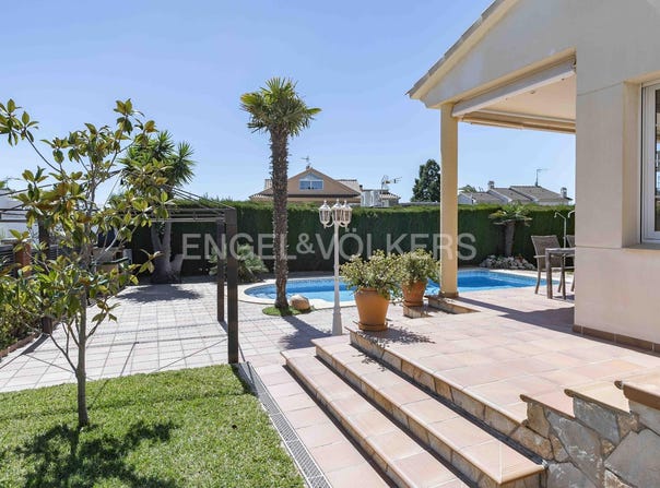 El Vendrell, Catalonia 43700