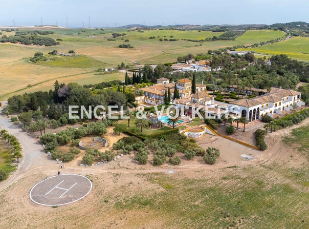 Utrera, Andalusia 41710