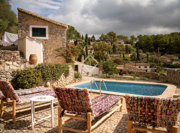 Puigpunyent, Balearic Islands 07195