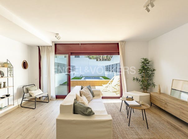 Castelldefels, Catalonia 08860