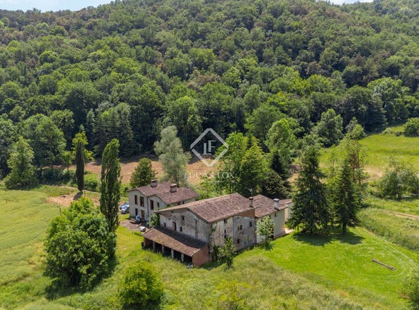 Olot, Catalonia 17800