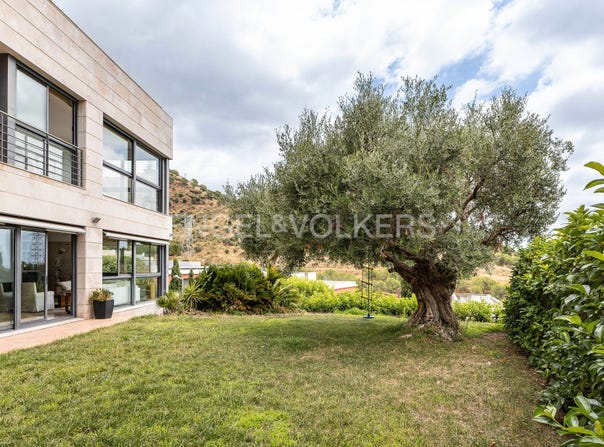 Esplugues de Llobregat, Catalonia 08950