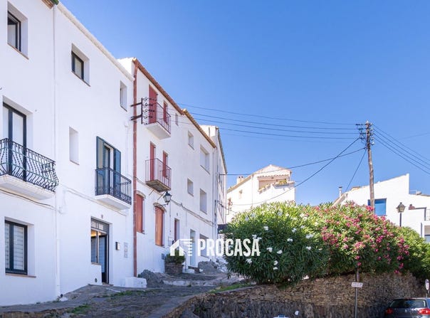 Cadaqués, Catalonia 17488