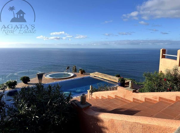 Tacoronte, Canary Islands 38350