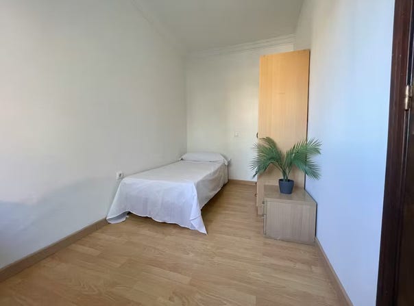 Avenida Alvar Nez, Sevilla, Andalusia 41010