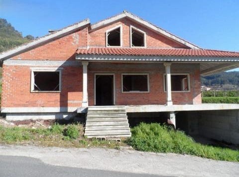 Tomino, Pontevedra
