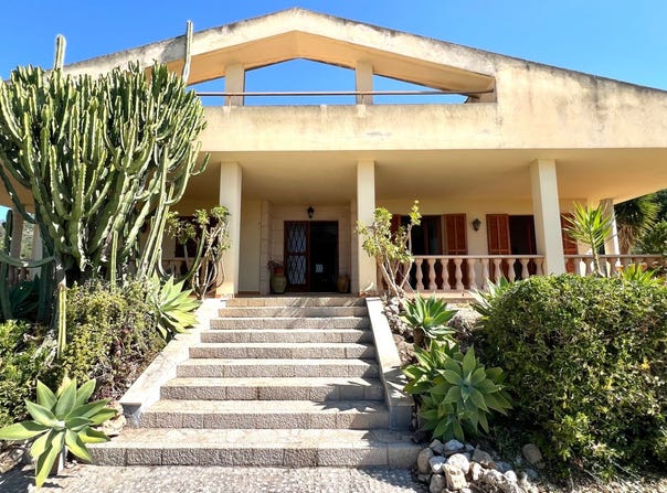 Lloseta, Balearic Islands 07360
