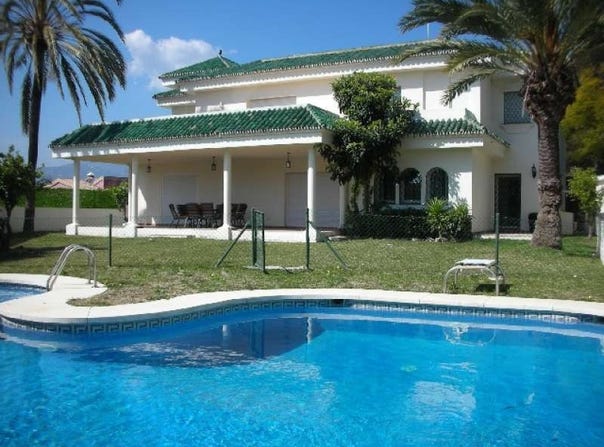 Plaza de la Victoria, 1, Marbella, Andalusia 29601