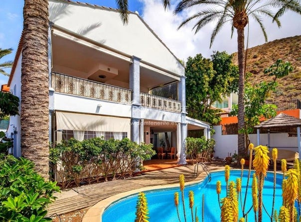 Arona, Canary Islands 38640