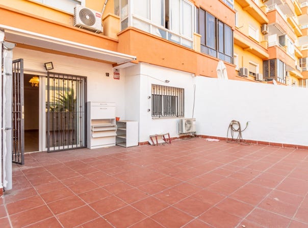 CIU PLAZA PARIS, Denia, Valencian Community 3700