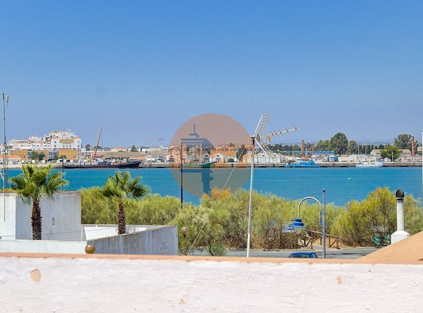 Huelva, Andalusia 21409