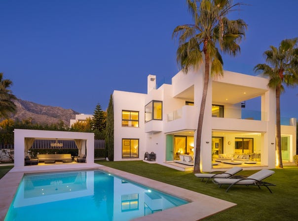 Plaza de la Victoria, 1, Marbella, Andalusia 29601
