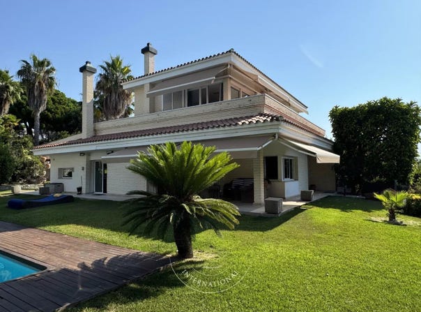 Alella, Catalonia 08328