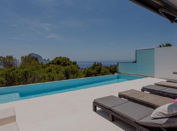 Cala Carbo, The Balearic Islands 07469