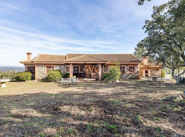 Valdemorillo, Community of Madrid 28210