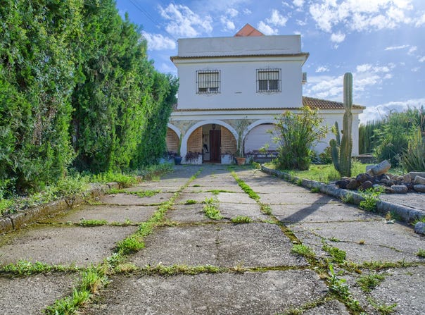 Palomares del Rio, Andalusia 41928