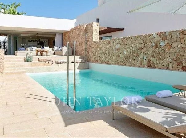 Cala Comte, Balearic Islands 07829