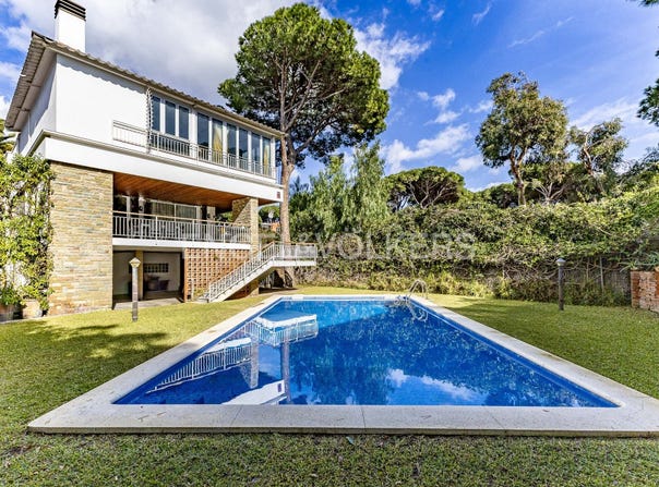Castelldefels, Catalonia 08860