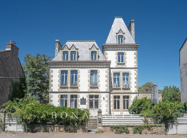 Auray, Brittany 56400