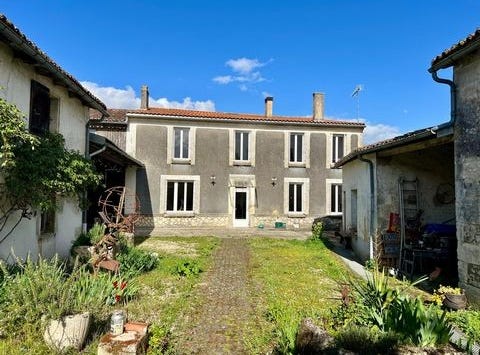 Mazeray, Poitou-Charentes 17400