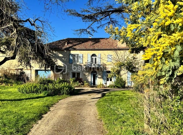 Valence, Occitanie 82400