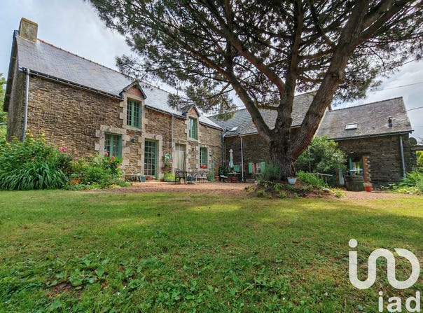 Augan, Brittany 56800