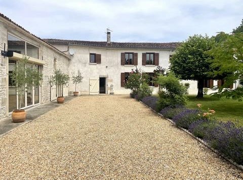 Saint-Martin-De-Juillers, Charente-Maritime