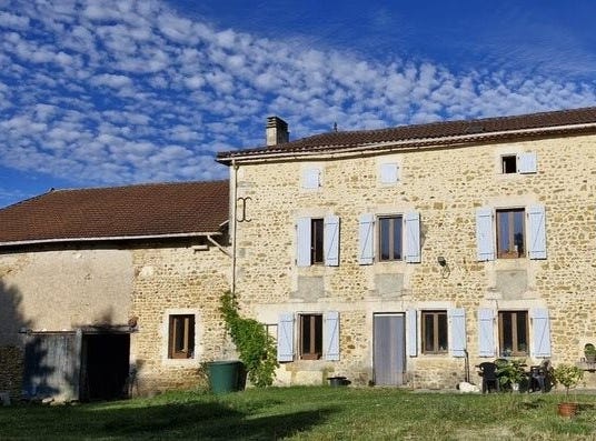 Genouillac, Poitou-Charentes 16270