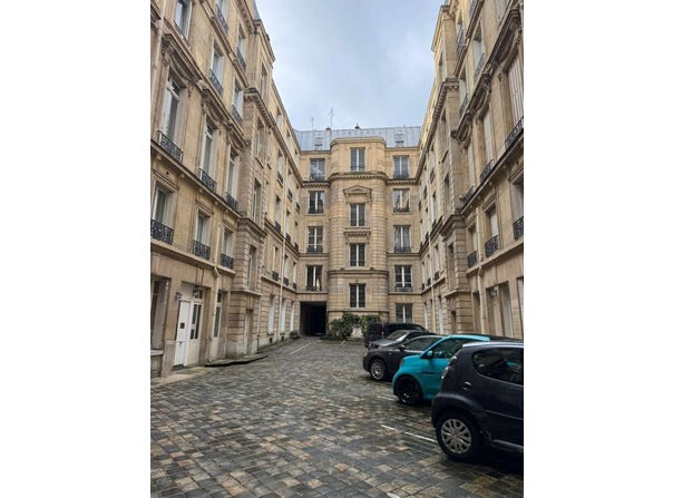 Paris, Île-de-France 75008