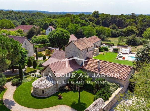 Caylus, Midi-Pyrénées 82160