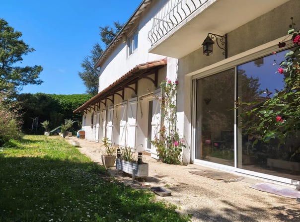Civray, Vienne 86400
