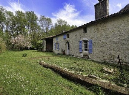 DAMPIERRE SUR BOUTONNE, Poitou-Charentes 17470