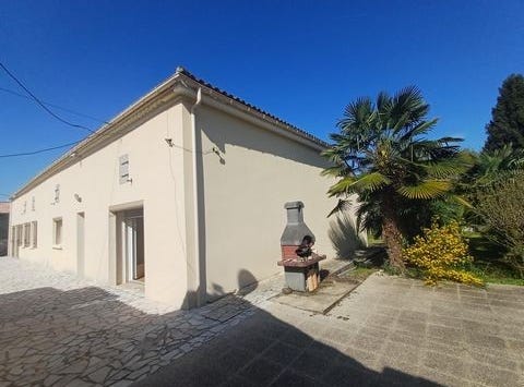 Sousmoulins, Poitou-Charentes 17130