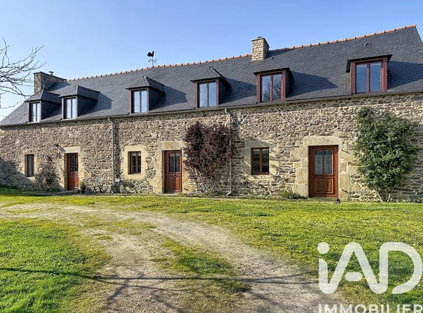 Ruca, Brittany 22550
