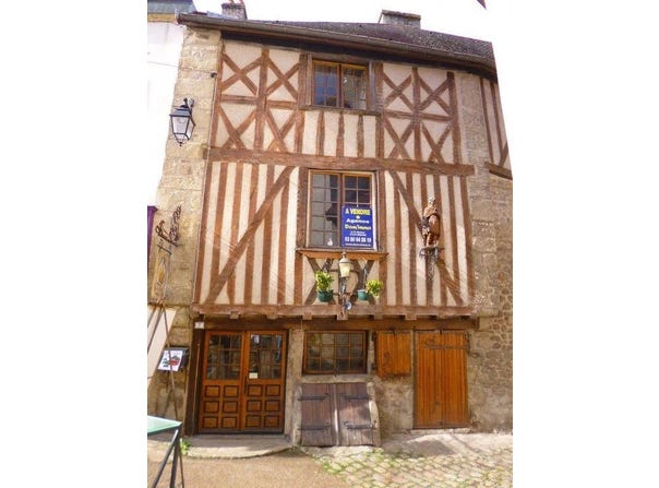 Saulieu, Burgundy 21210