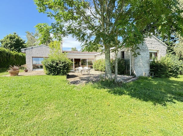 CIVRAY, Nouvelle-Aquitaine 86400
