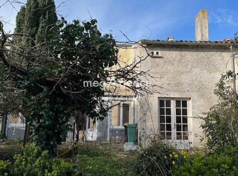 Cozes, Poitou-Charentes 17120