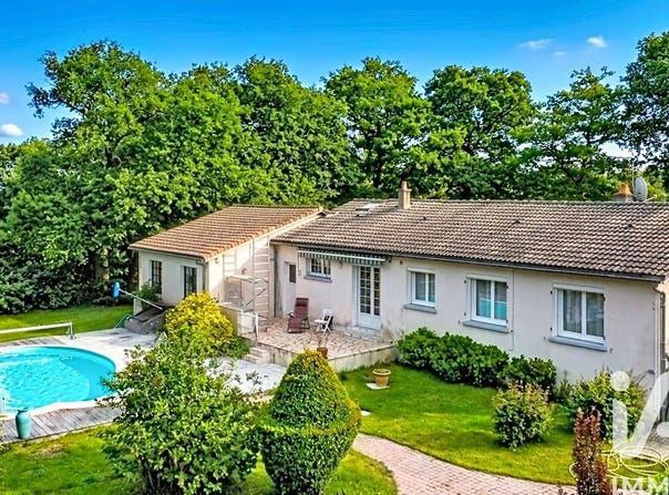 Châtillon-sur-Thouet, Nouvelle-Aquitaine 79200