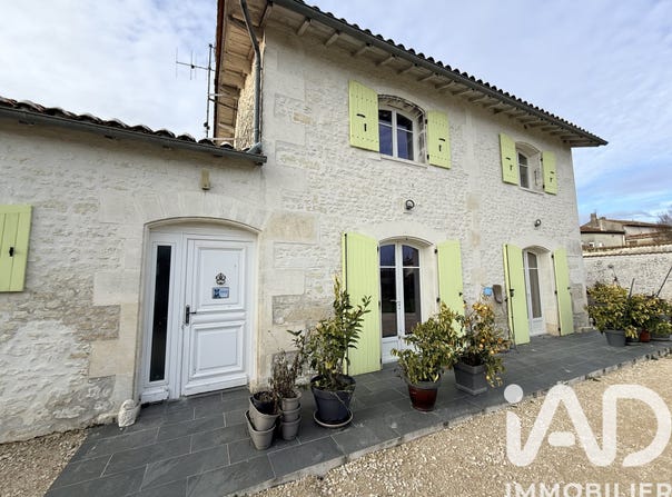 Lonzac, Poitou-Charentes 17520