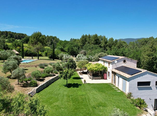 Cadenet, Provence-Alpes-Côte-d'Azur 84160