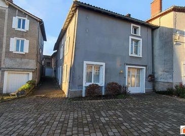 Manot, Poitou-Charentes 16500