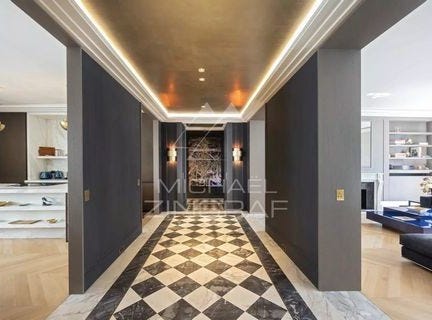 Paris, Île-de-France 75008