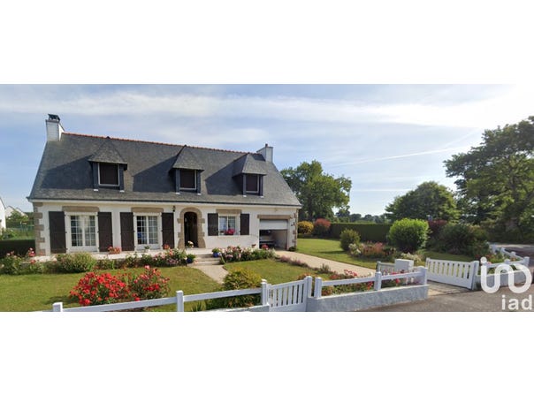 Locqueltas, Brittany 56390