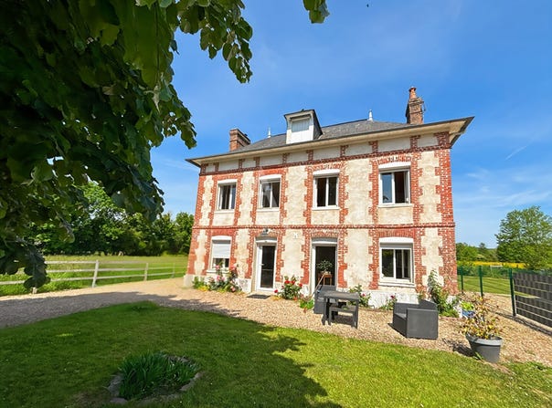 CHARLEVAL, Normandy 27380