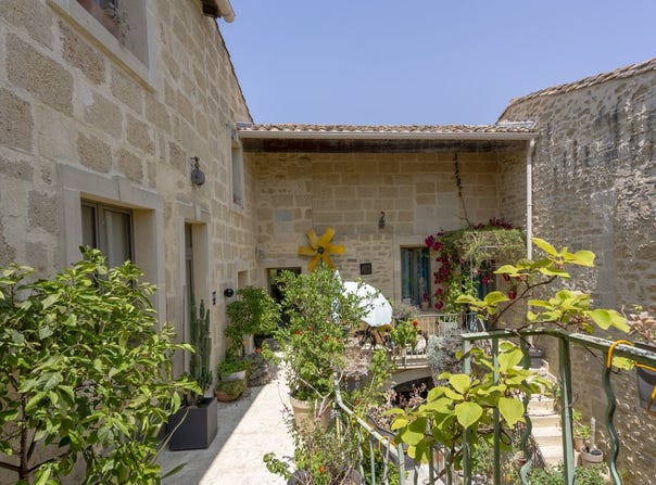 Aigues-Vives, Languedoc-Roussillon 30670
