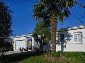 SAINTES, Poitou-Charentes 17100