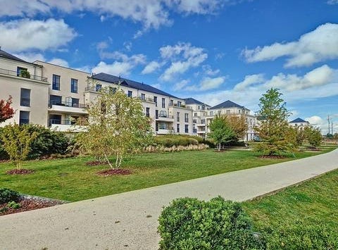 Saint-Cyr-Sur-Loire, Centre 37540