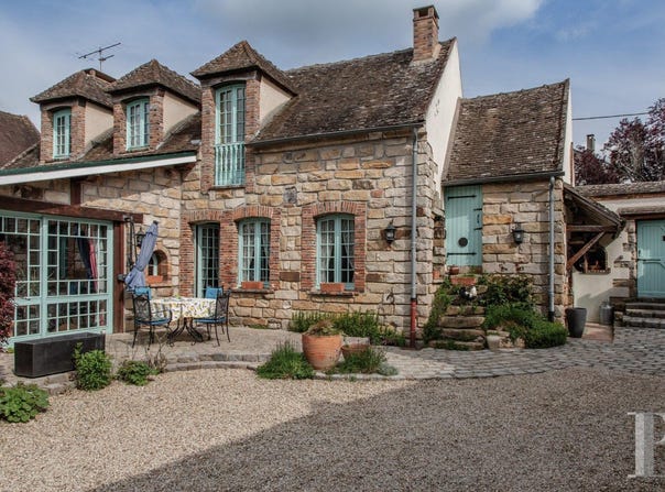 Sens, Burgundy 89100