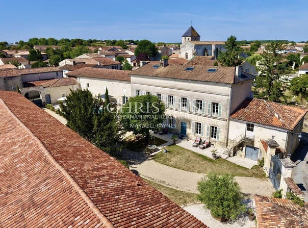 Saint-Jean-d'Angély, Poitou-Charentes 17400